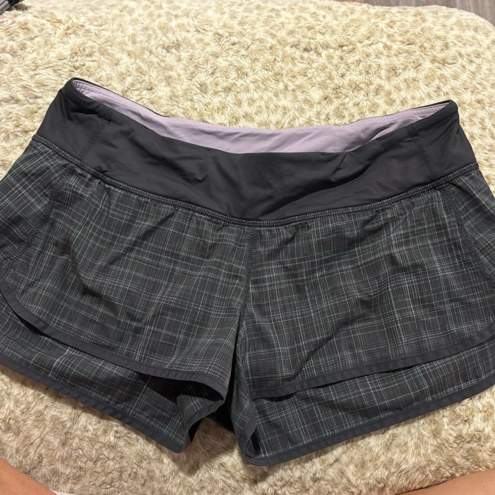 Perfect Condition Lululemon Low-Rise Speed Up Short!